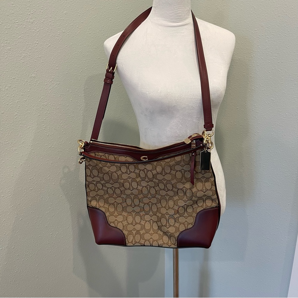 *Coach Signature Ivie Hobo Bag